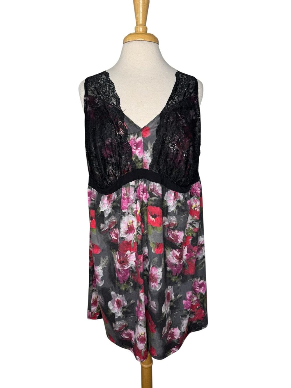 CACIQUE Dark Floral Black Lace Nighgown Dress Size 22/24 Womens Adjustable Strap